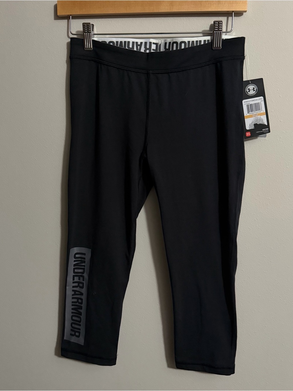 Under Armour HeatGear Black Cropped Legging Size Small